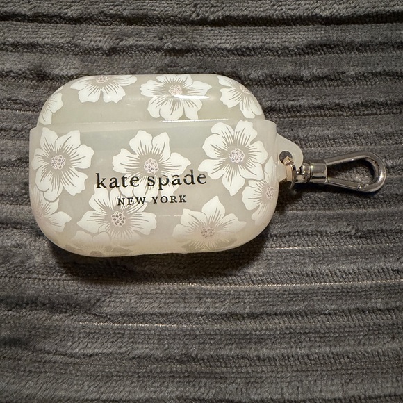 AirPods Pro Case - Picture 4 of 4